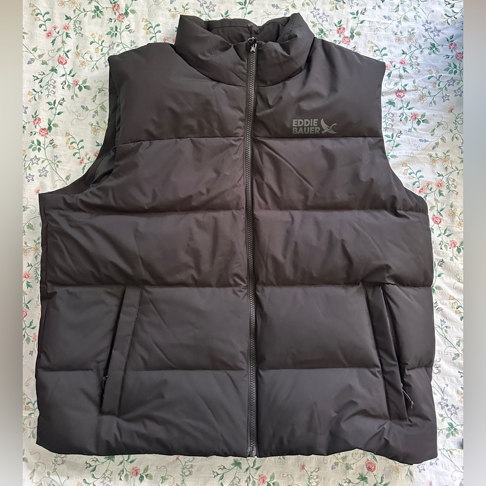 NWOT Eddie Bauer XL 550 Down Vest Black